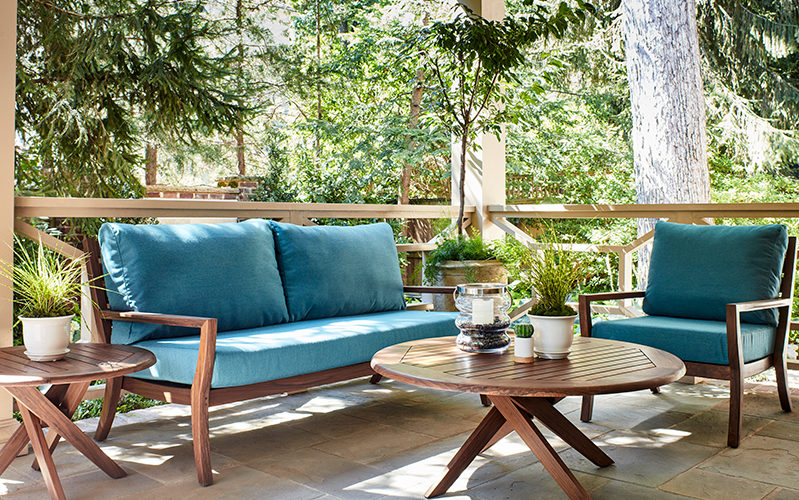 Patio Furniture for Small Spaces: 8 Simple Tips to Try | Stauffers