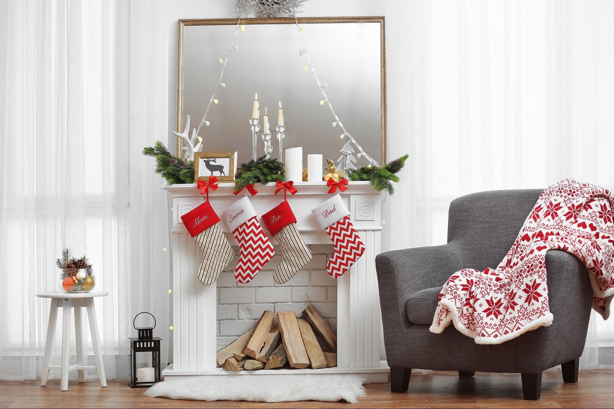 A simple, cozy Christmas decoration theme